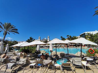 Loungers and parasols at Lopesan — the part of the price you either use or waste