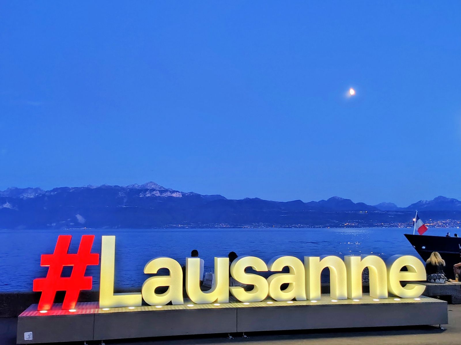 The #Lausanne sign at Ouchy, which everybody photographs and so did we