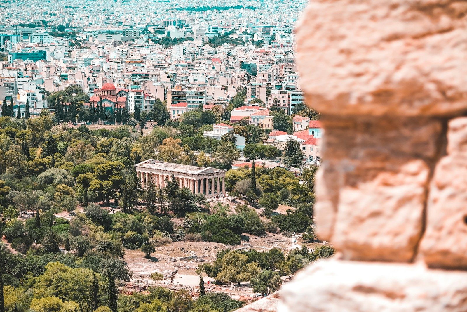 The Temple of Hephaestus in the Ancient Agora, seen from above. Photo: Quique Olivar on Unsplash
