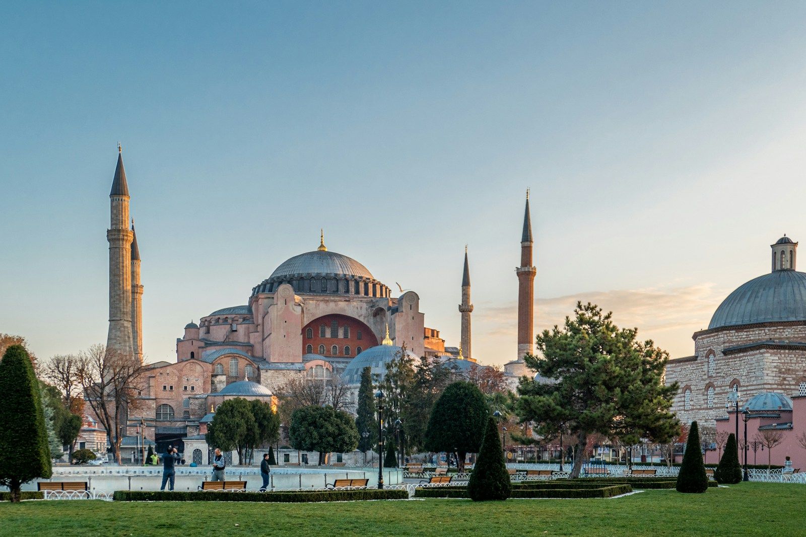 Hagia Sophia and its minarets in the evening light. Photo: Lewis J Goetz on Unsplash