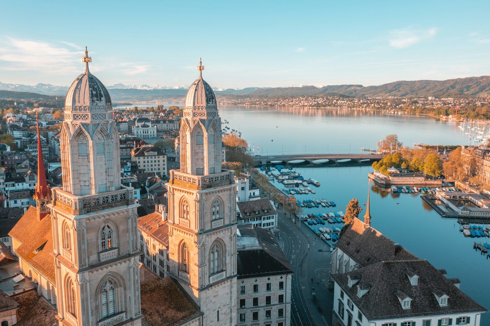 The lakeside on a clear day — Zurich and its lake